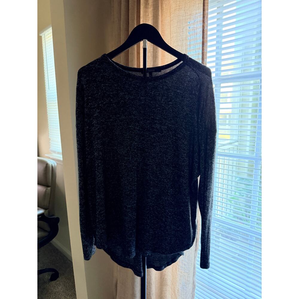 Quince Long Sleeve flowy top gray black white euc L